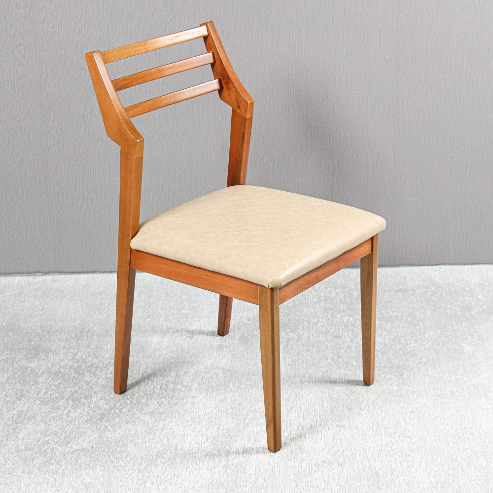 CADEIRA EUROPA CASTANHO FACTO MARFIM