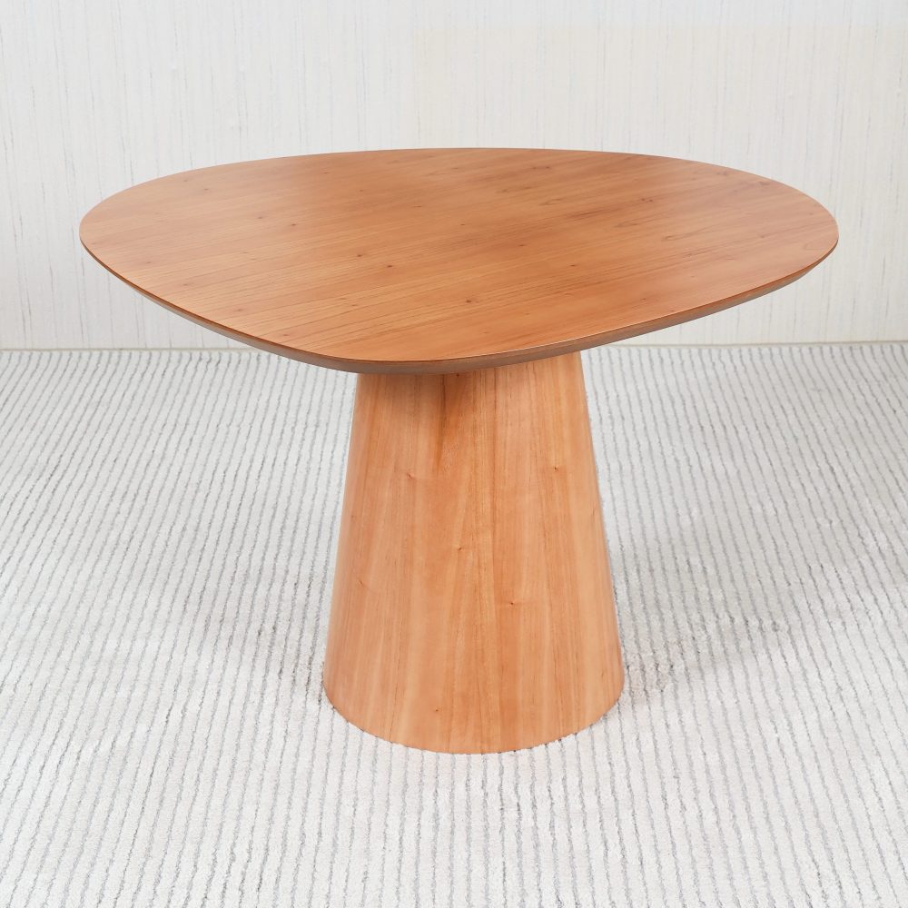 MESA JANTAR LONDRES ORGANICA 1,10M CASTANHO